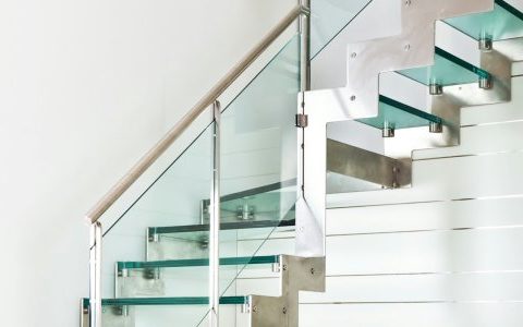 Limpieza y mantenimiento de escaleras